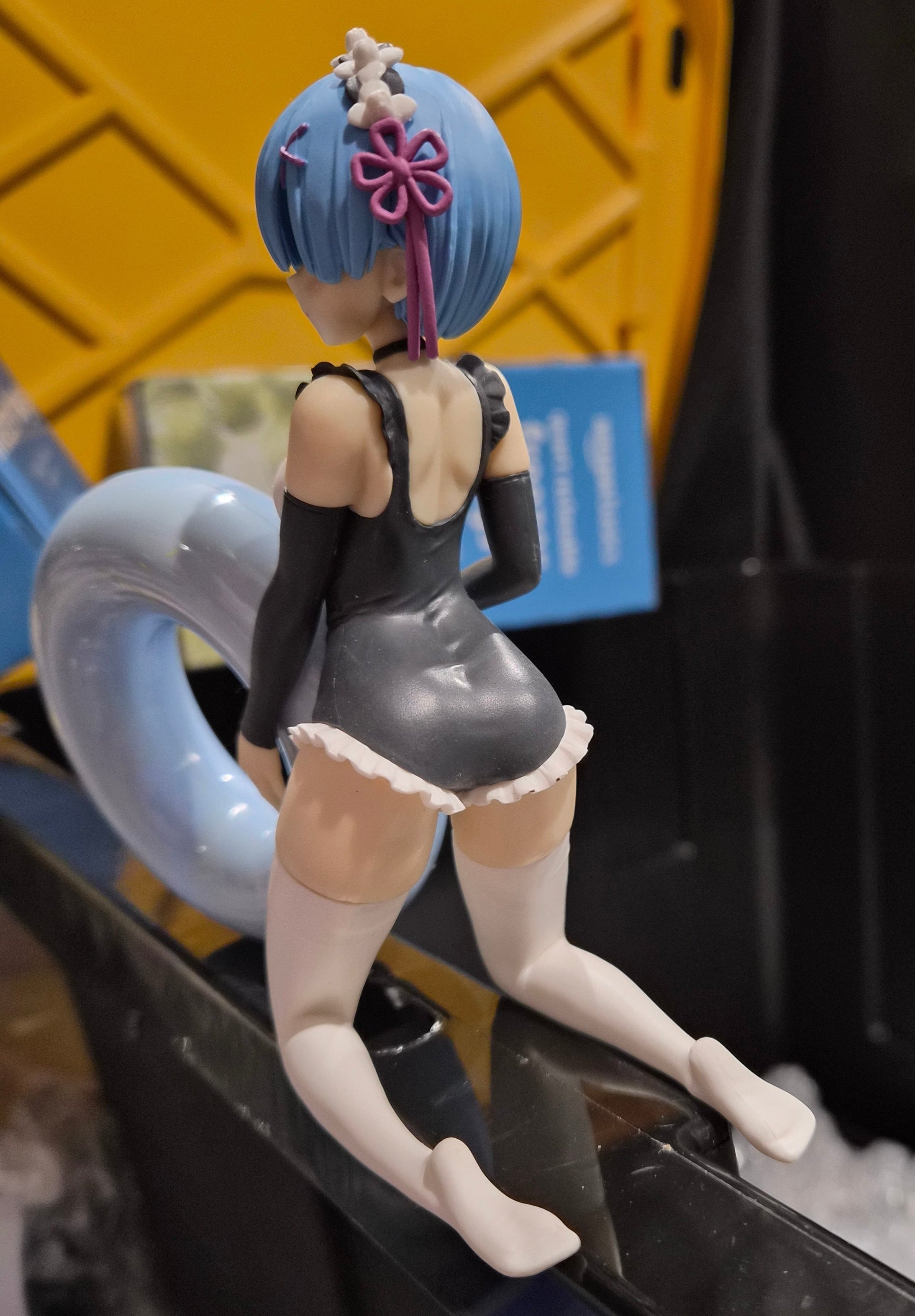 Re:Zero – Rem “Celestial Vivi” Maid Style Figure w/ Blue Donut Prop – Banpresto – 5"