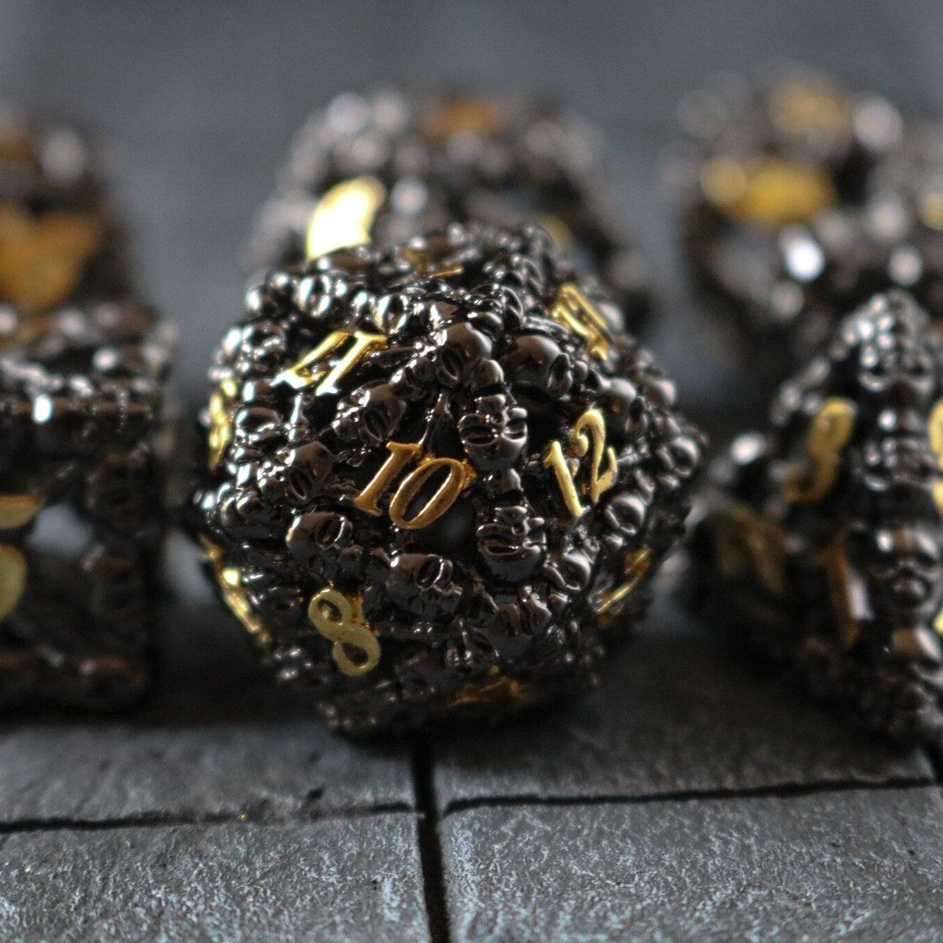 Skulls Hollow Black/Gold Metal DND Dice Set