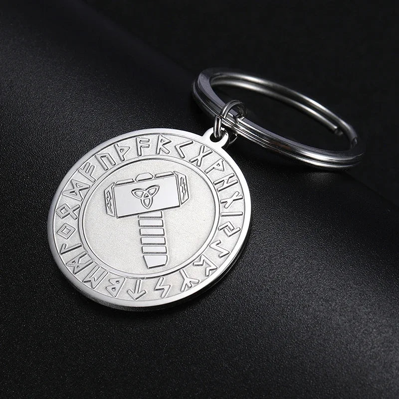 Skyrim Viking Thor Hammer Round Charm Pendant Fashionable Retro Talisman Stainless Steel Keychain for Men's Gifts and Accessorie