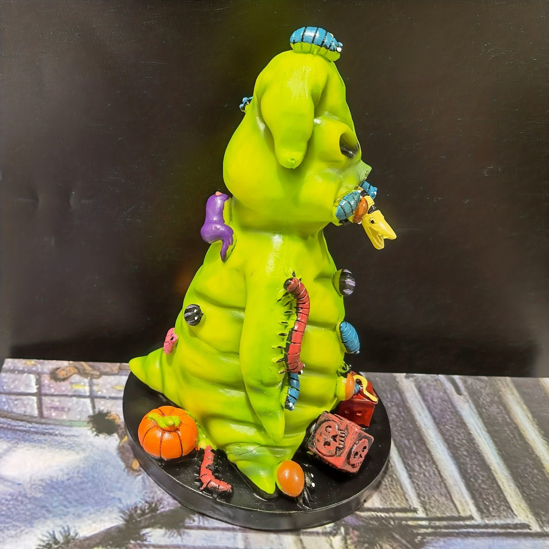 Spook Up Your Home Garden with This 1pc Halloween Resin Statue Ornament!