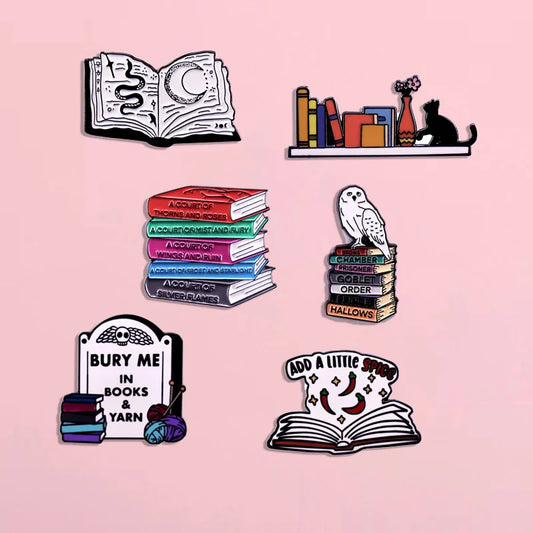 Stylish Book Lovers Enamel Pin Cat and Bookshelf Brooch Badge to Gift Student Friends Unique Jewelry Book Accessories