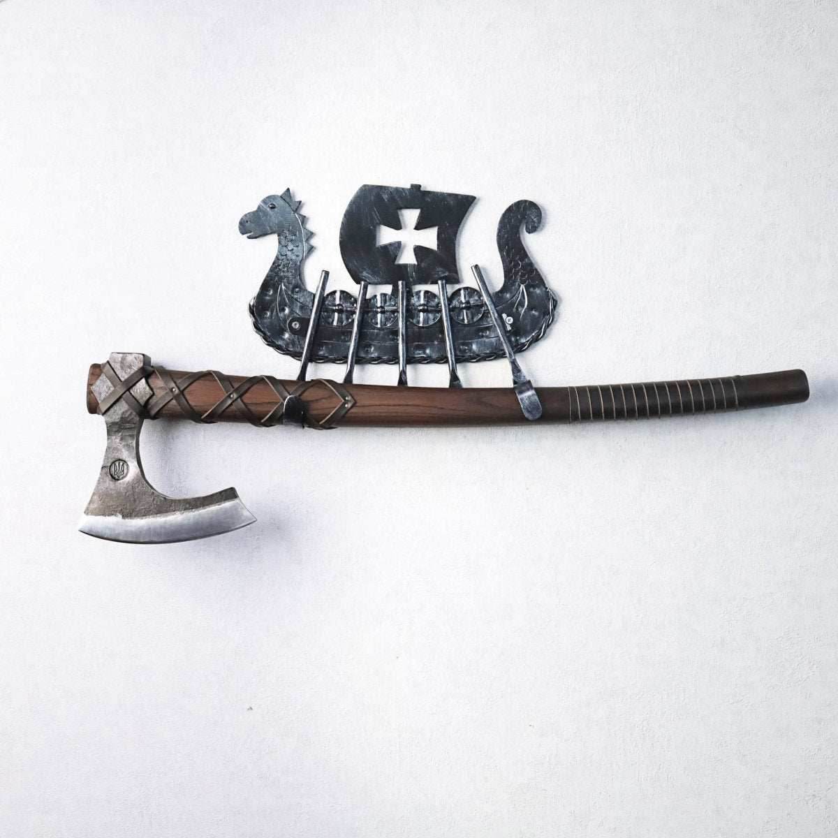 Silver Stand for Leviathan Axe - 