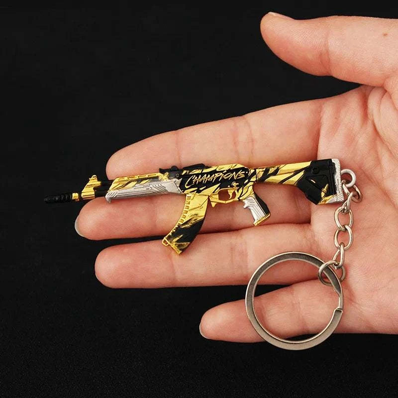 Valorant  Melee Reaver 2.0 Karambit Keychain Game Peripheral M4 Samurai Dagger Model Metal Key Ring Pendant Jewelry Male Gift