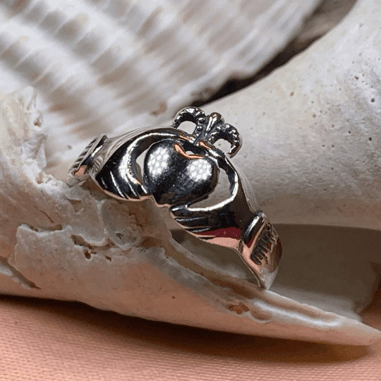 Cushina Claddagh Ring - 6